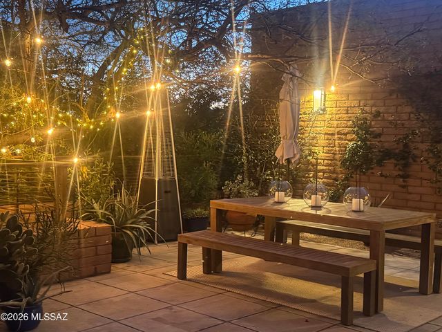 4221 N Larrea Lane, Tucson, AZ 85750