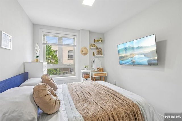 62 69th Street 209, Guttenberg, NJ 07093