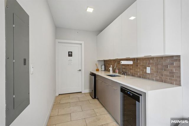 62 69th Street 209, Guttenberg, NJ 07093