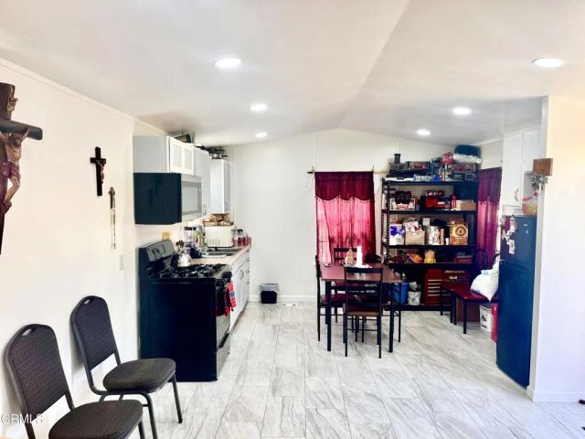 11333 Azahar Street, Ventura, CA 93004