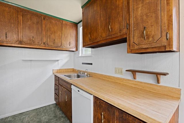 621 Carmel Avenue, Pacifica, CA 94044