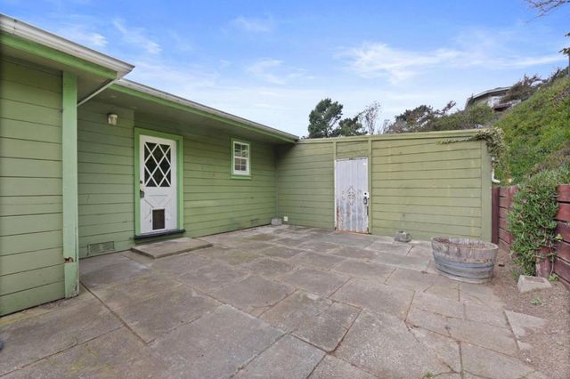 621 Carmel Avenue, Pacifica, CA 94044
