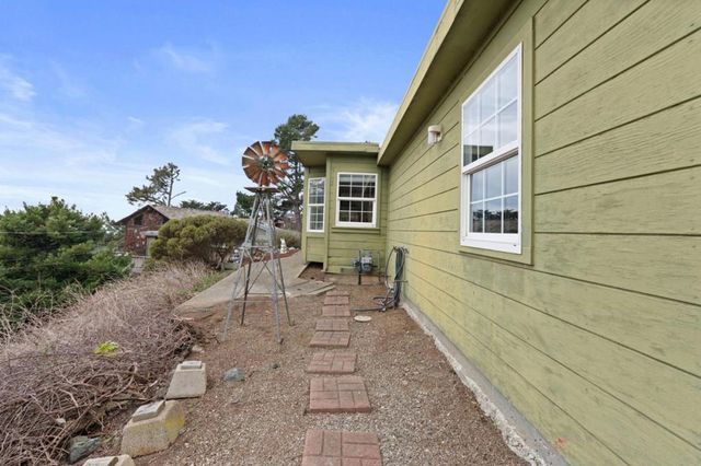 621 Carmel Avenue, Pacifica, CA 94044
