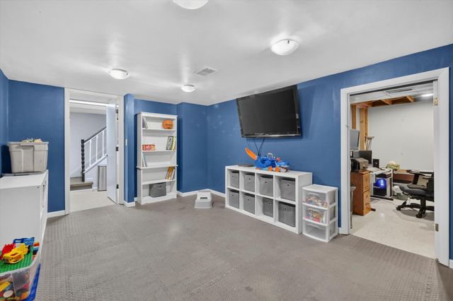 2731 Valley Drive, Ann Arbor, MI 48103