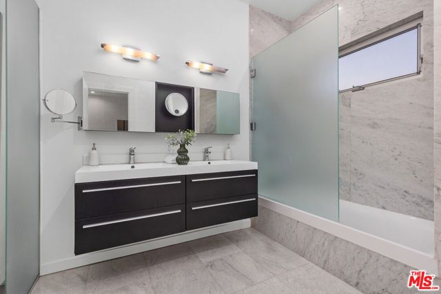 613 Westmount Drive, West Hollywood, CA 90069