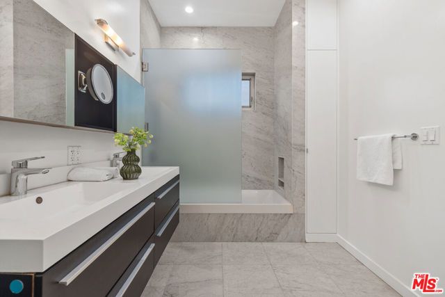 613 Westmount Drive, West Hollywood, CA 90069