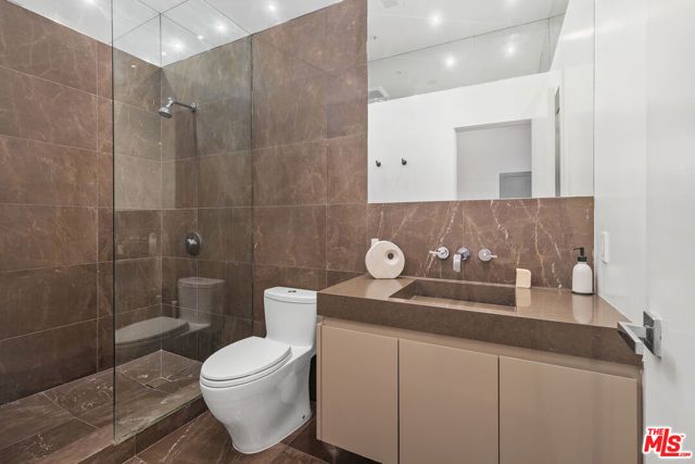 613 Westmount Drive, West Hollywood, CA 90069