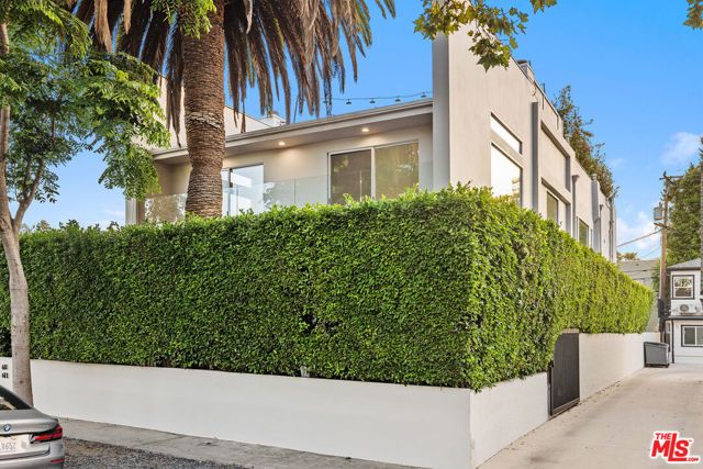 613 Westmount Drive, West Hollywood, CA 90069
