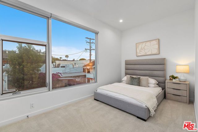 613 Westmount Drive, West Hollywood, CA 90069