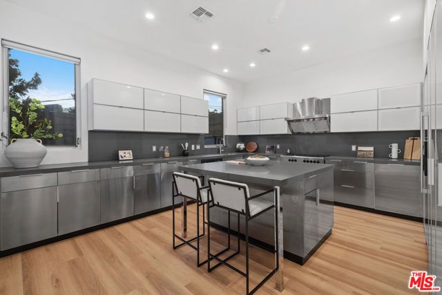 613 Westmount Drive, West Hollywood, CA 90069