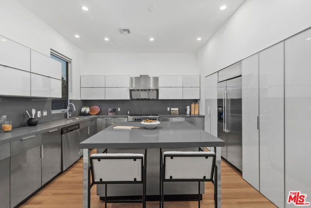 613 Westmount Drive, West Hollywood, CA 90069