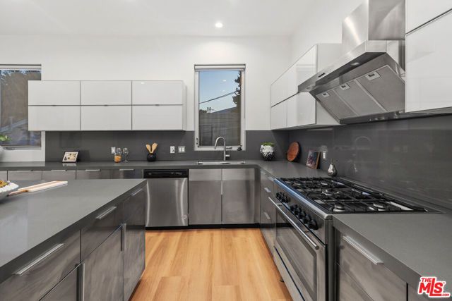 613 Westmount Drive, West Hollywood, CA 90069