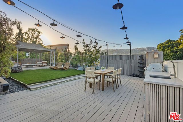 613 Westmount Drive, West Hollywood, CA 90069