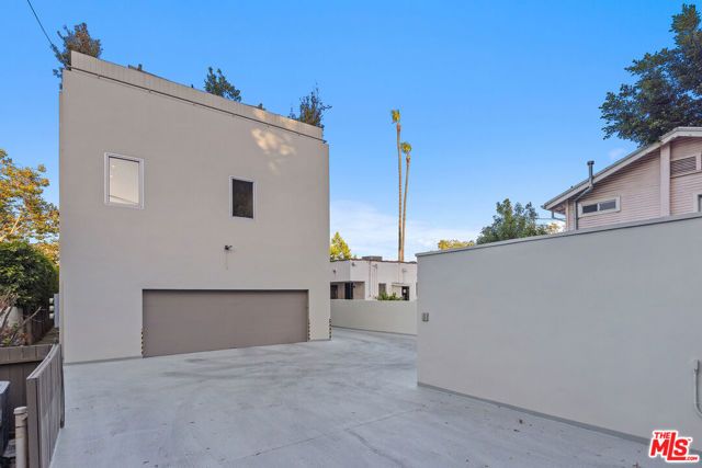 613 Westmount Drive, West Hollywood, CA 90069