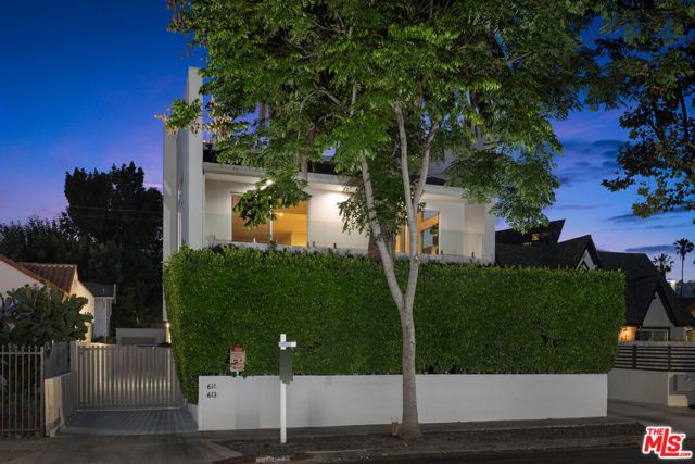 613 Westmount Drive, West Hollywood, CA 90069