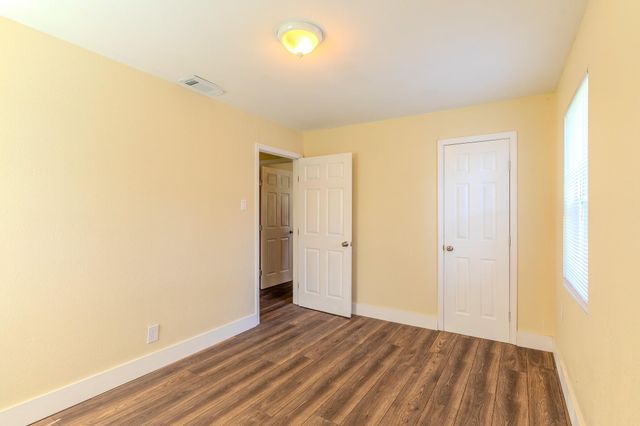 1114 Blackwood Avenue, Houston, TX 77032