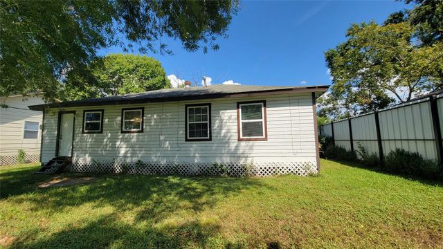 1114 Blackwood Avenue, Houston, TX 77032