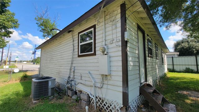 1114 Blackwood Avenue, Houston, TX 77032