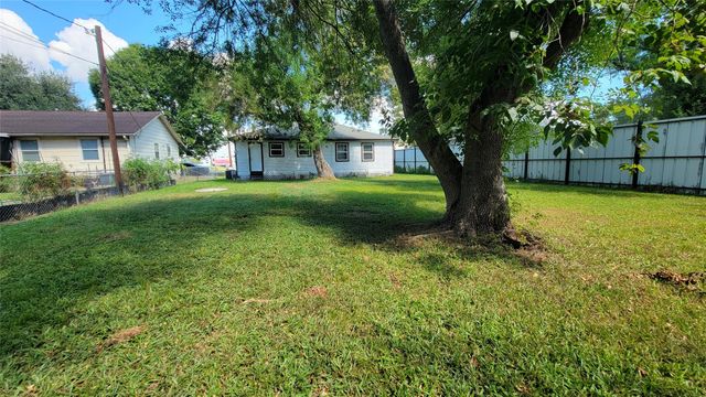 1114 Blackwood Avenue, Houston, TX 77032