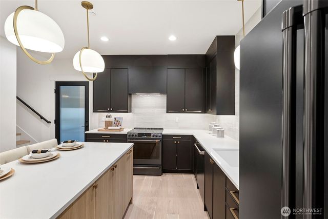 11218 115th Place NE, Kirkland, WA 98033