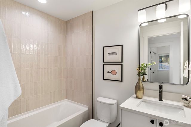 11218 115th Place NE, Kirkland, WA 98033