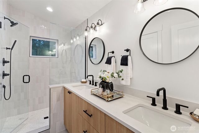 11218 115th Place NE, Kirkland, WA 98033