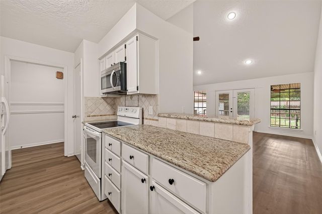 28700 Waikiki Lane, Conroe, TX 77356