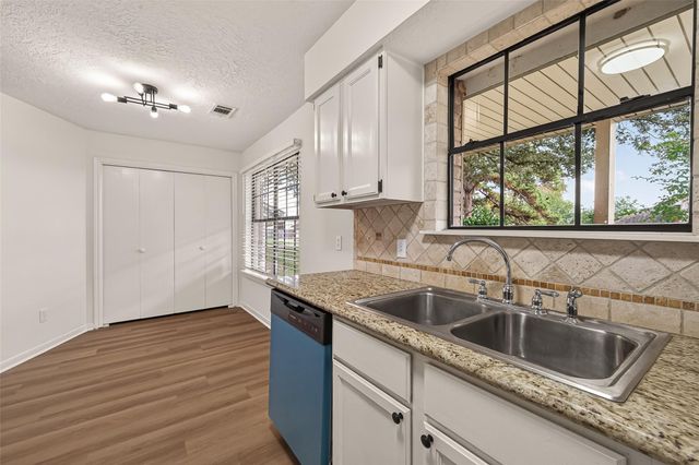 28700 Waikiki Lane, Conroe, TX 77356