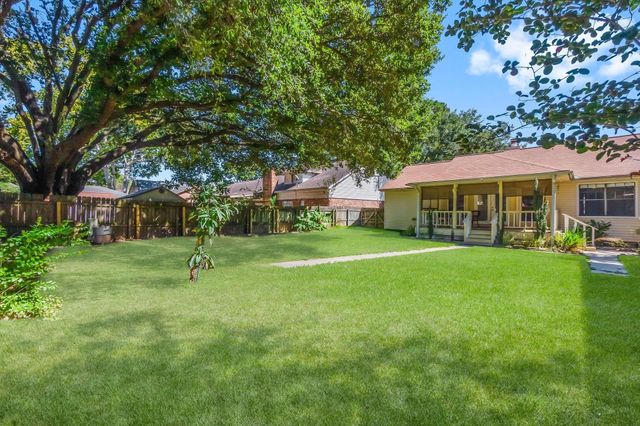 28700 Waikiki Lane, Conroe, TX 77356