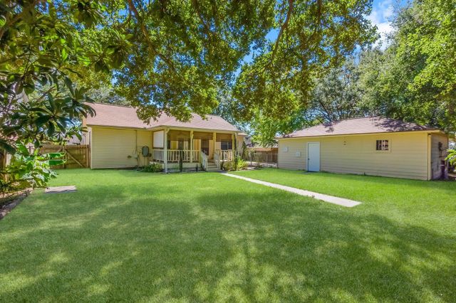 28700 Waikiki Lane, Conroe, TX 77356