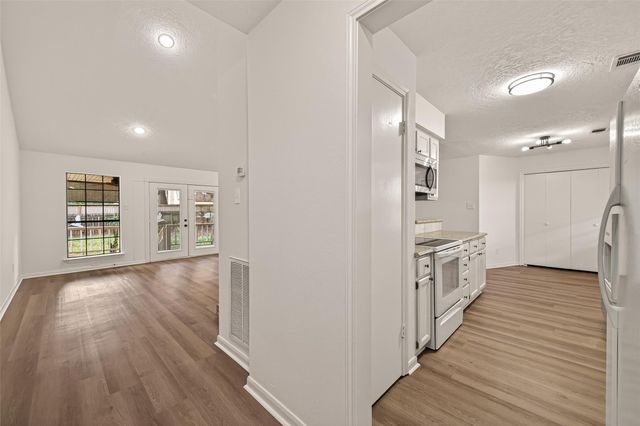 28700 Waikiki Lane, Conroe, TX 77356