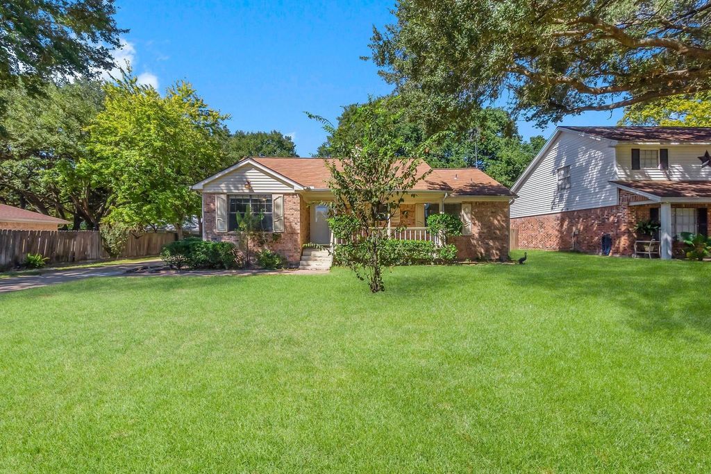 28700 Waikiki Lane, Conroe, TX 77356