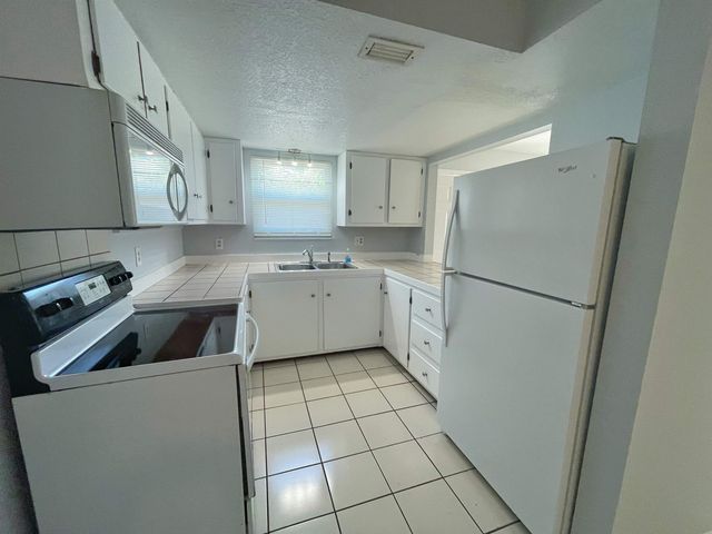203 9th Street, St Augustine, FL 32080