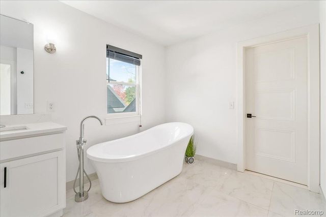 8319 Beatrice, Westland, MI 48185