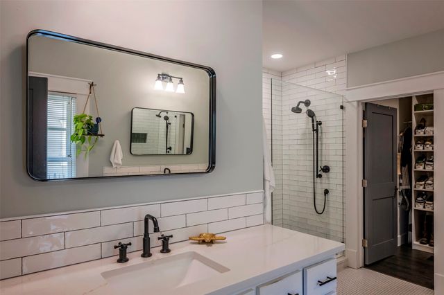 1604 S Adams Street, Fort Worth, TX 76104