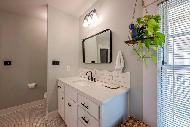 1604 S Adams Street, Fort Worth, TX 76104