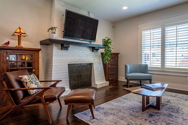 1604 S Adams Street, Fort Worth, TX 76104