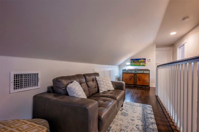 1604 S Adams Street, Fort Worth, TX 76104