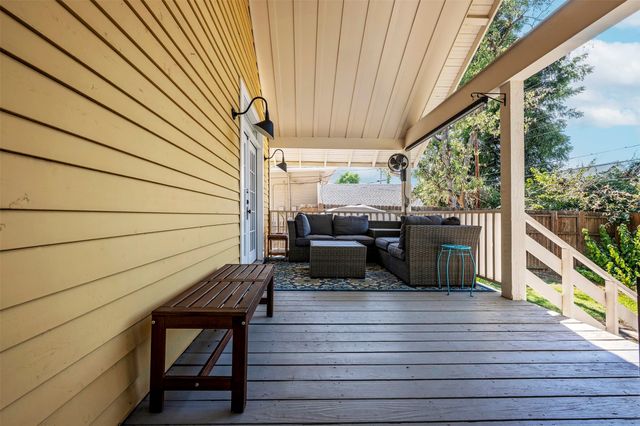 1604 S Adams Street, Fort Worth, TX 76104