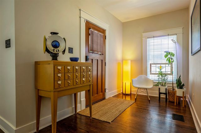 1604 S Adams Street, Fort Worth, TX 76104