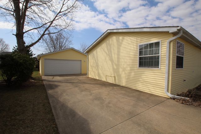 5435 AUTUMN ASH Lane, Machesney Park, IL 61115