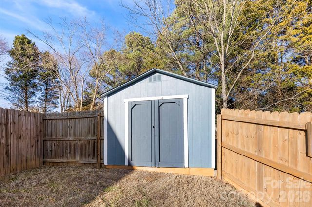 12104 Woodside Falls Road, Pineville, NC 28134