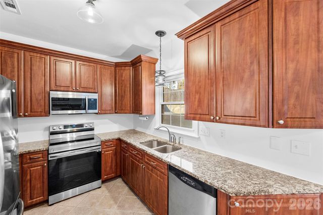 12104 Woodside Falls Road, Pineville, NC 28134