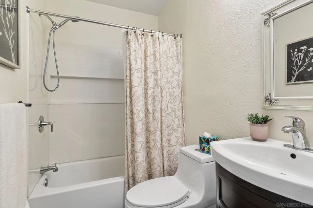 598 Tam O Shanter Dr, San Marcos, CA 92069