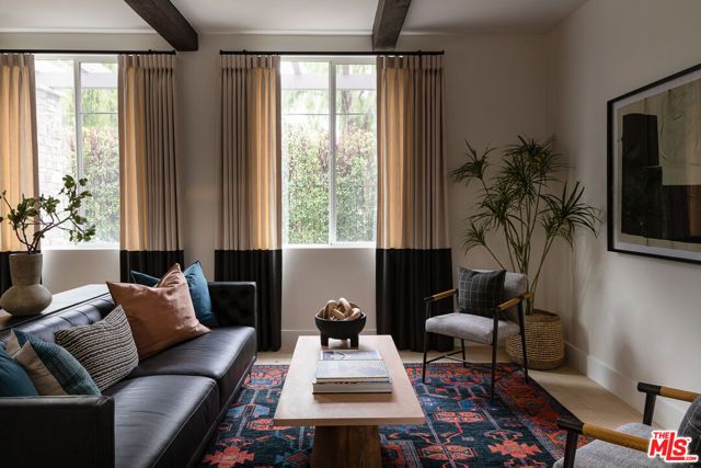 1901 N Buena Vista Street 1-112, Burbank, CA 91504