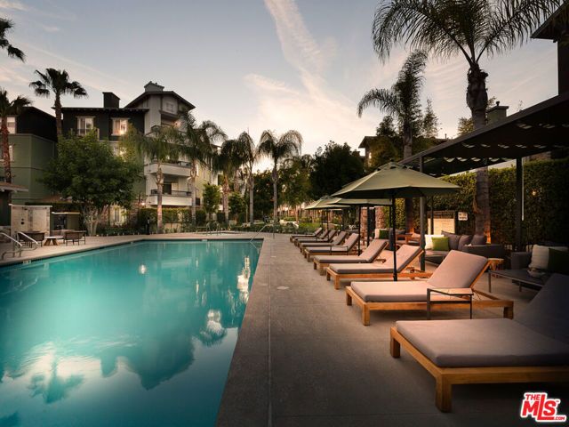 1901 N Buena Vista Street 1-112, Burbank, CA 91504