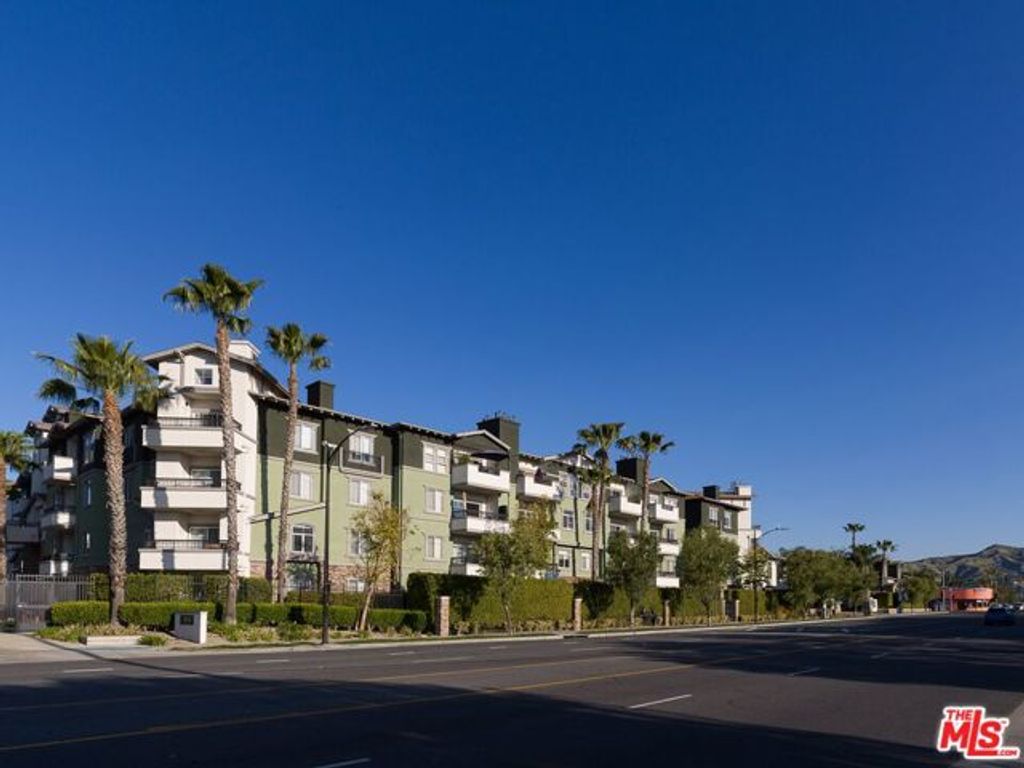 1901 N Buena Vista Street 1-112, Burbank, CA 91504