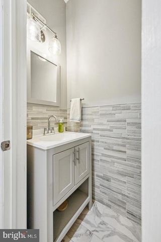 115 E DUVAL ST, Philadelphia, PA 19144