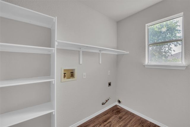 100 Grant CV, Hutto, TX 78634