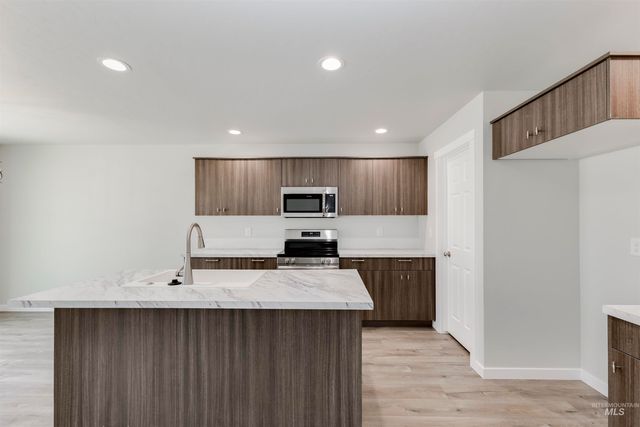 19592 Snowyside Way, Caldwell, ID 83605